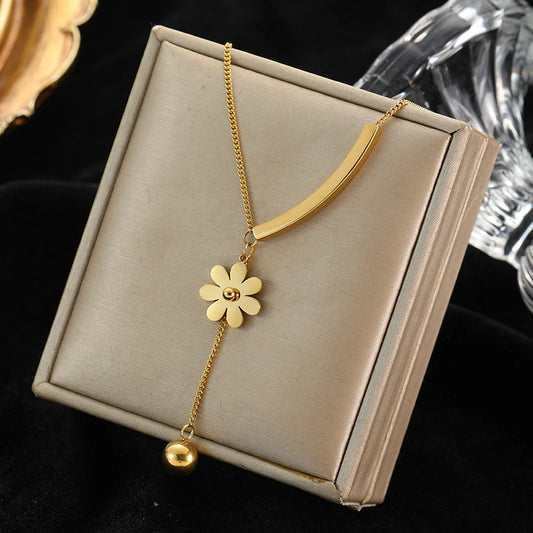 Colar Feminino em Aço Inoxidável 316L Dourado com Pingente de Esferas Vazadas