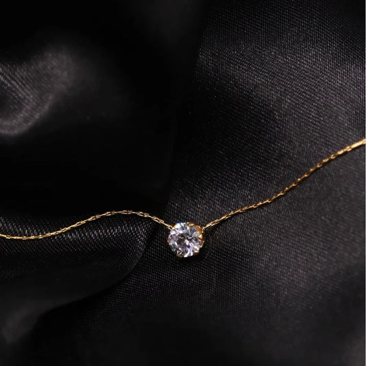 Colar Feminino em Aço Inoxidável Banhado a Ouro com Pingente de Zircônia