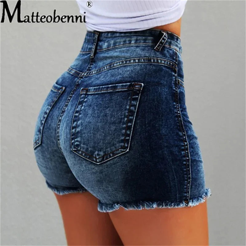Short Jeans Feminino de Cintura Alta com Acabamento Desfiado e Design Moderno