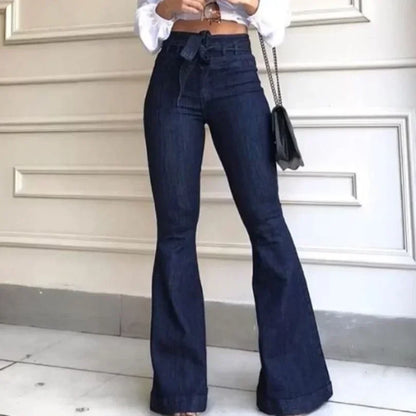 Calça Jeans Feminina Flare de Cintura Alta com Bolsos, Botões e Leve Elasticidade