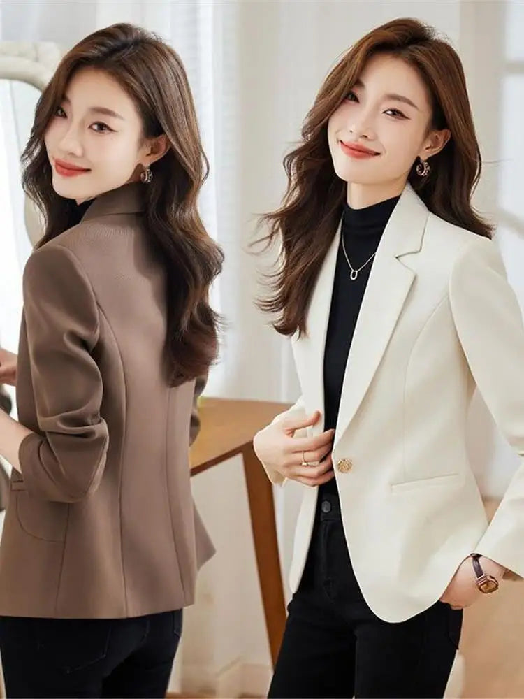 Blazer Feminino, Acinturado, Curto e Leve, Casual e Elegante
