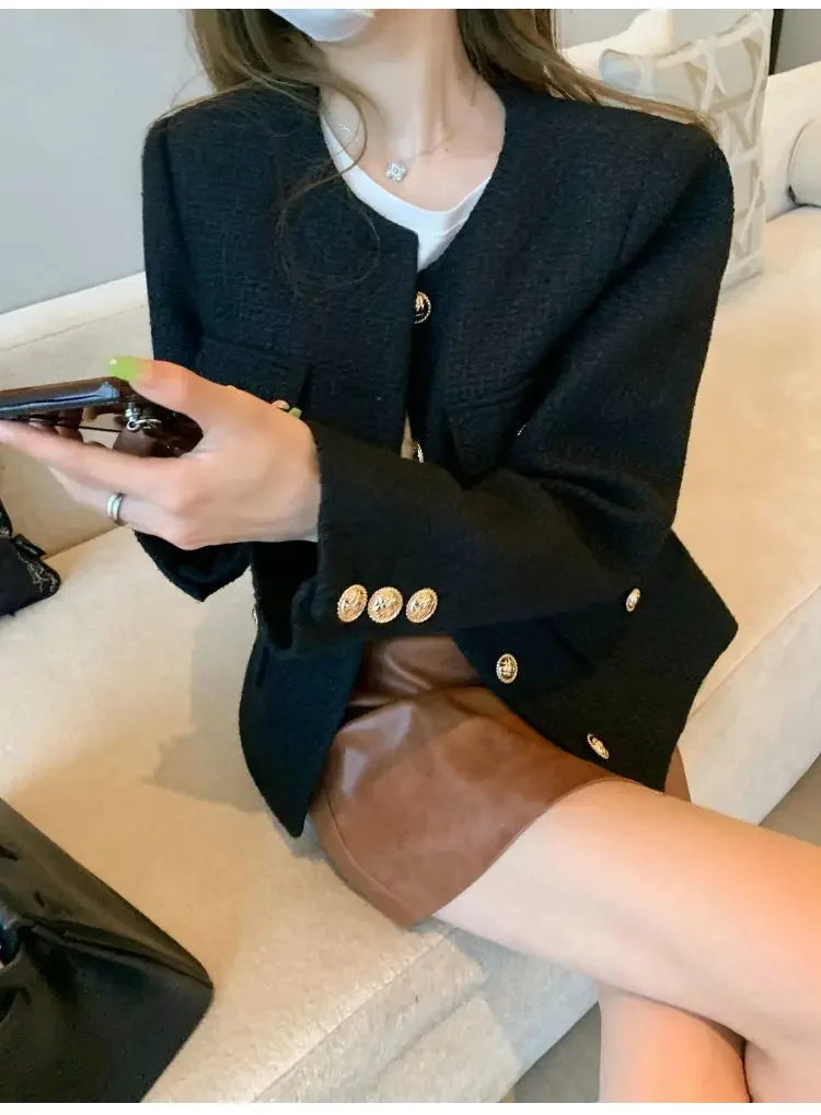 Casaco Feminino Tweed com Botões Dourados