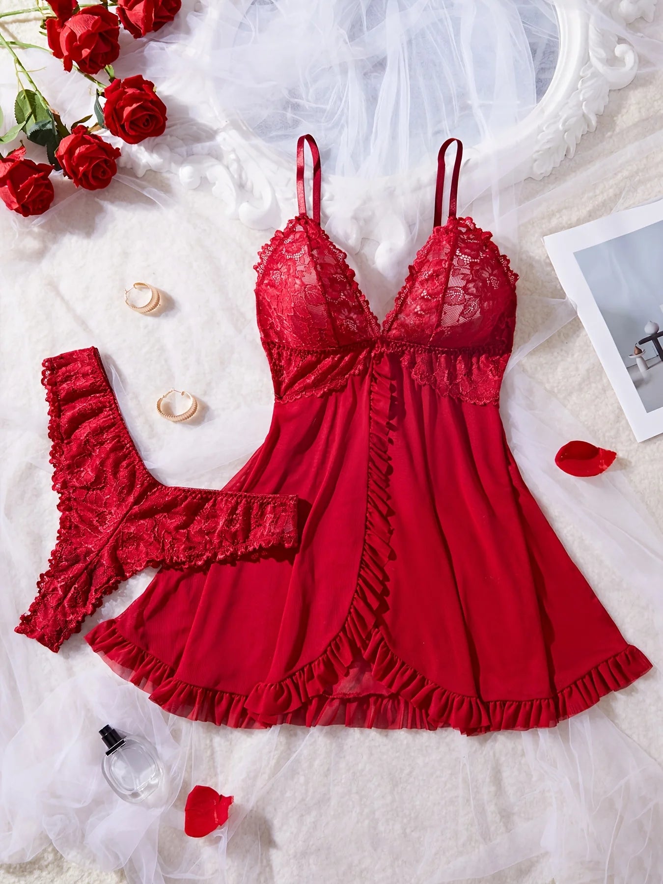 Conjunto de Lingerie Feminina em Renda com Camisola e Calcinha Vermelha