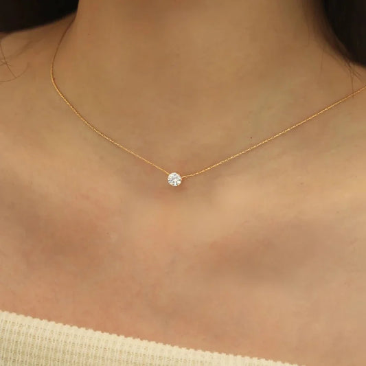 Colar Feminino em Aço Inoxidável Banhado a Ouro com Pingente de Zircônia