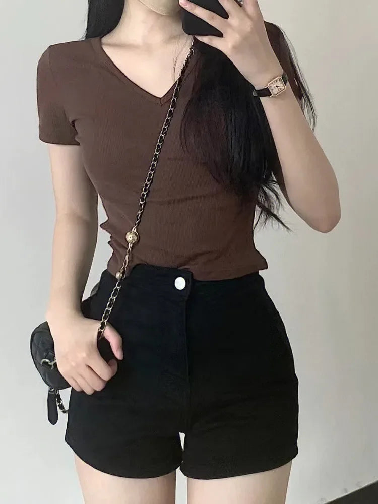 Short Jeans Feminino com Cintura Alta, Caimento Solto e Design Moderno