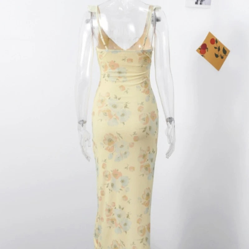 Vestido Feminino Longo Floral com Alças Finas, Decote Profundo e Costas Abertas