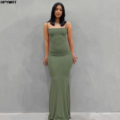Vestido Longo Feminino em Cetim com Costas Abertas e Caimento Ajustado, Sofisticação e Elegância
