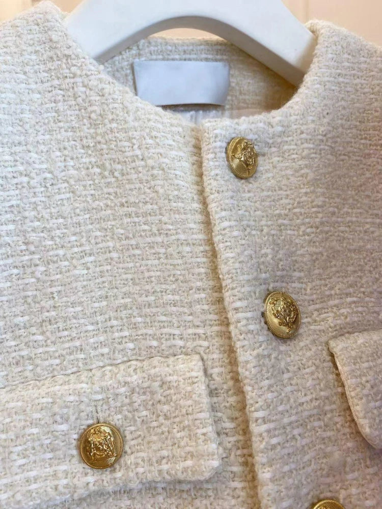 Casaco Feminino Tweed com Botões Dourados