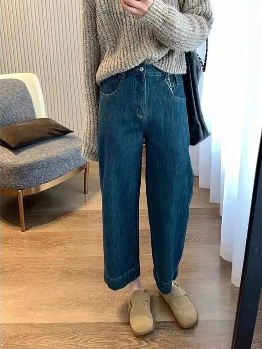 Calça Jeans Feminina Branca de Perna Reta, Cintura Alta e Modelagem Slim