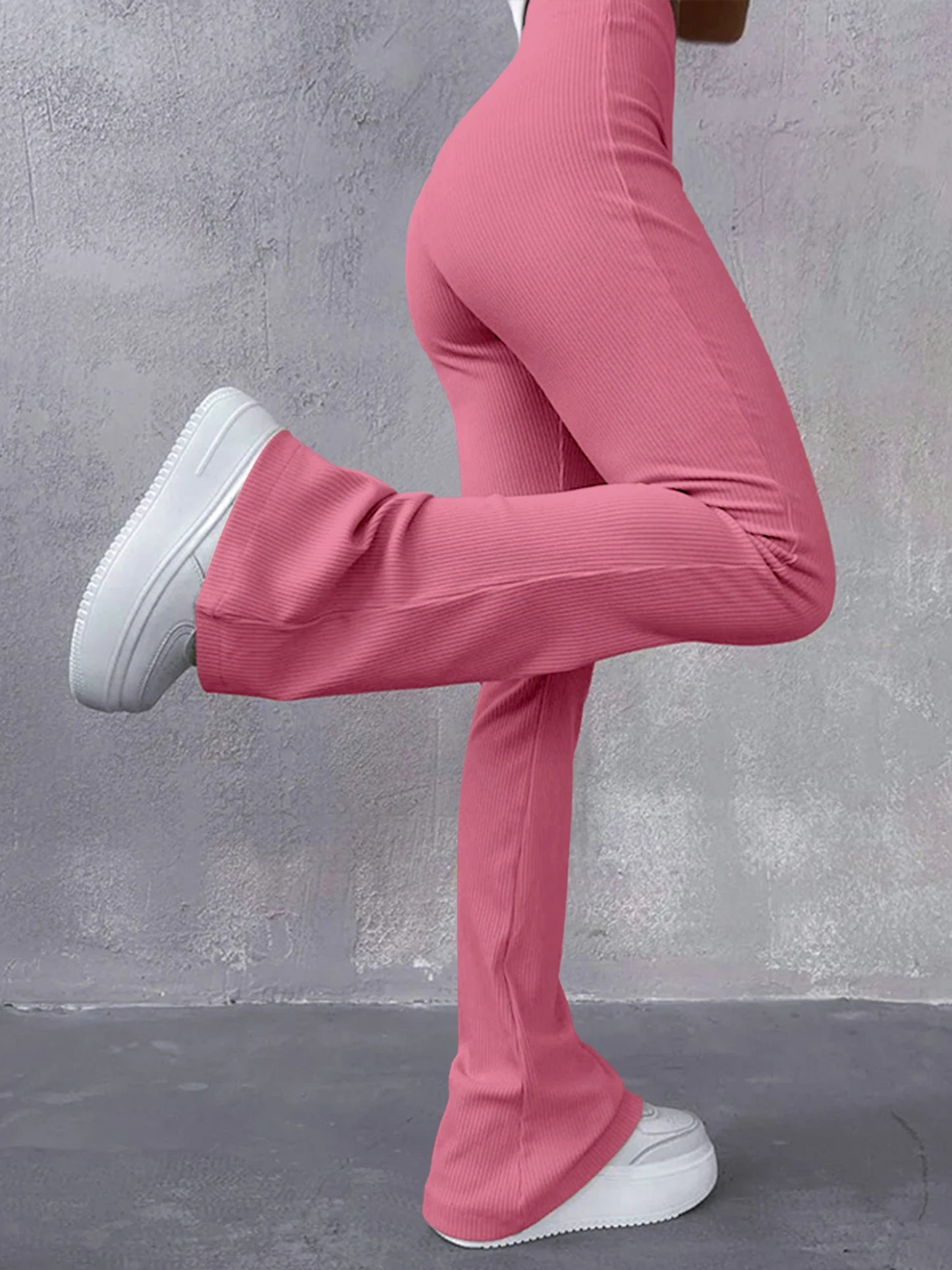 Calça Feminina Slim Flare Canelada Cintura Alta Modelagem