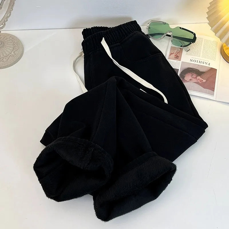 Calça Jeans Feminina de Inverno Forrada com Fleece, Cintura Alta Elástica e Modelagem Reta