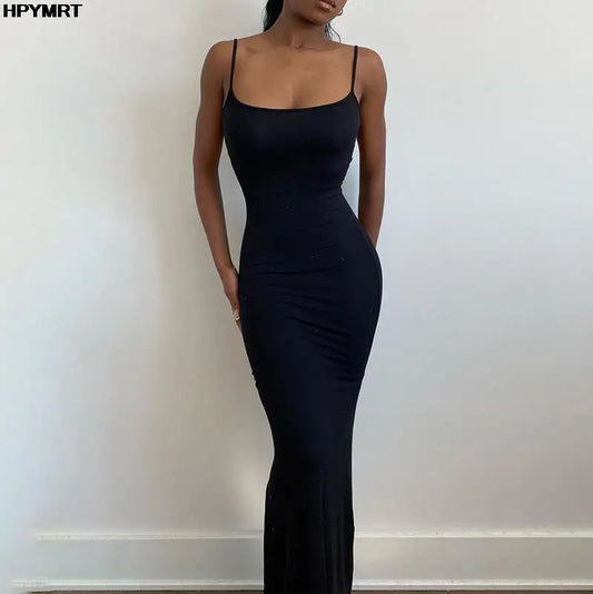 Vestido Longo Feminino em Cetim com Costas Abertas e Caimento Ajustado, Sofisticação e Elegância