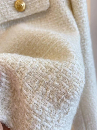 Casaco Feminino Tweed com Botões Dourados