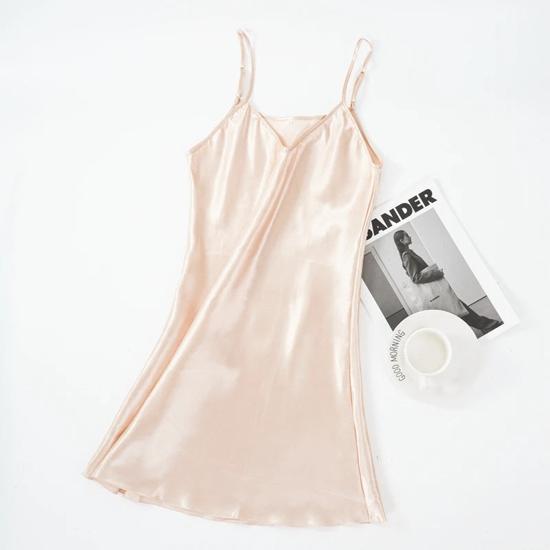Camisola Feminina em Seda com Alças Ajustáveis, Toque Macio e Caimento Solto