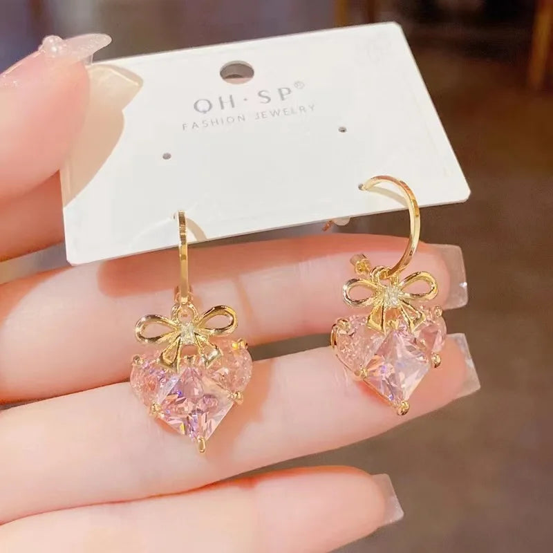 Brincos Femininos com Zircônia Rosa em Formato de Coração, Delicados e Elegantes