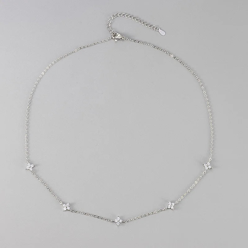 Colar Feminino Banhado a Ouro 18K com Trevo de Quatro Folhas e Zircônias