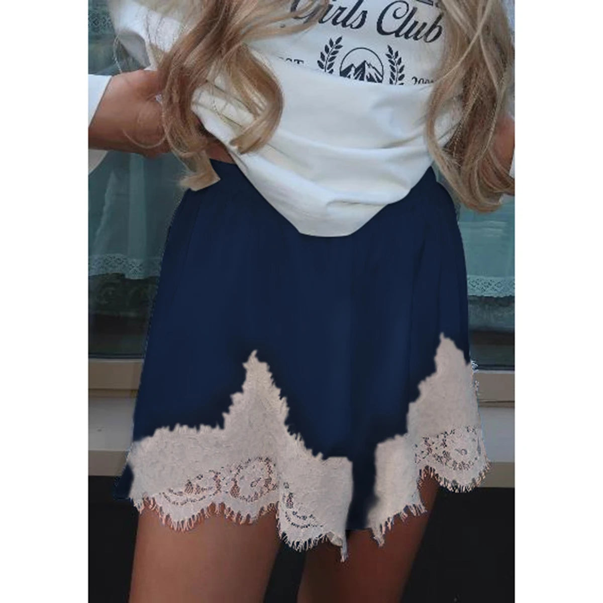Short Feminino Micro em Cetim com Renda, Cintura Elástica, Estilo Y2K Vintage