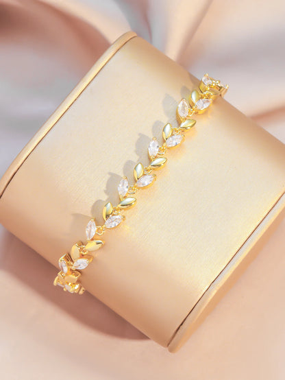 Pulseira Feminina com Design de Folhas e Zircônias em Corte Marquise, Delicada e Sofisticada