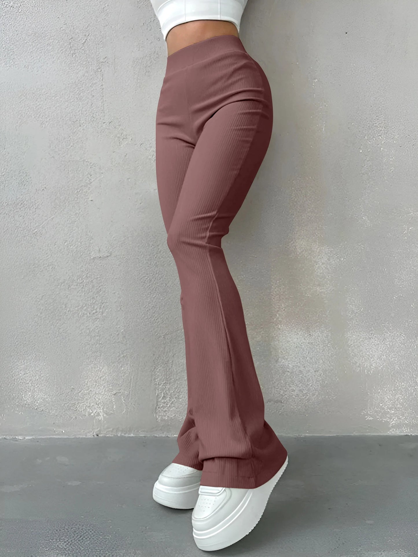Calça Feminina Slim Flare Canelada Cintura Alta Modelagem