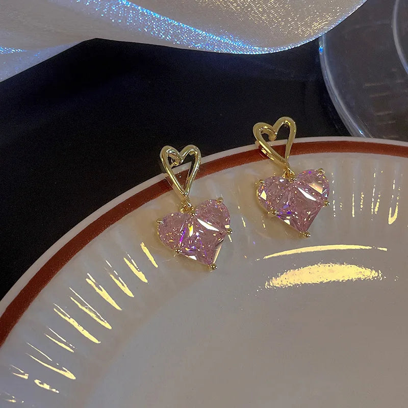 Brincos Femininos com Zircônia Rosa em Formato de Coração, Delicados e Elegantes