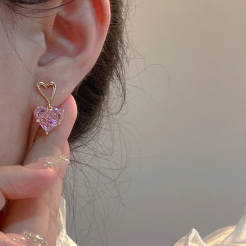 Brincos Femininos com Zircônia Rosa em Formato de Coração, Delicados e Elegantes