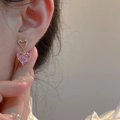Brincos Femininos com Zircônia Rosa em Formato de Coração, Delicados e Elegantes