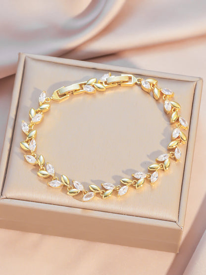 Pulseira Feminina com Design de Folhas e Zircônias em Corte Marquise, Delicada e Sofisticada