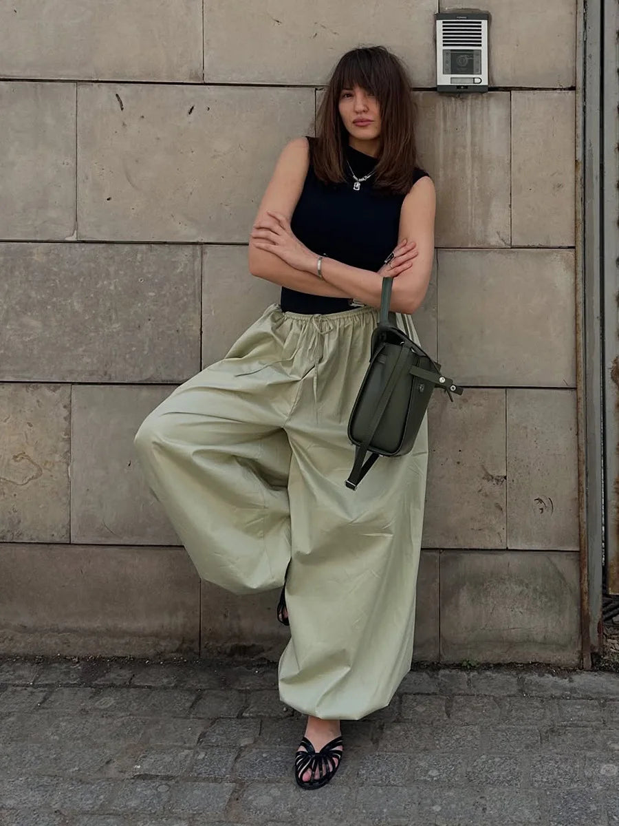 Calça Feminina Bornladies em Algodão 100%, Corte Solto com Perna Ampla e Estilo Casual Sofisticado