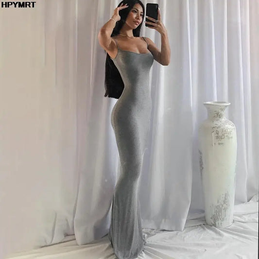 Vestido Longo Feminino em Cetim com Costas Abertas e Caimento Ajustado, Sofisticação e Elegância