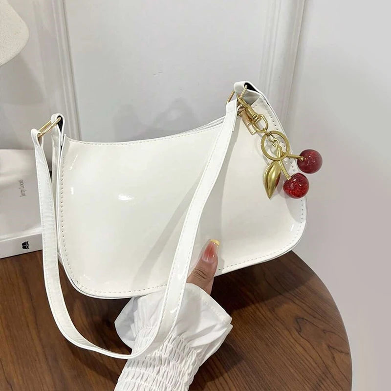 Bolsa Feminina de Ombro em Couro PU com Pingente de Cereja Casual
