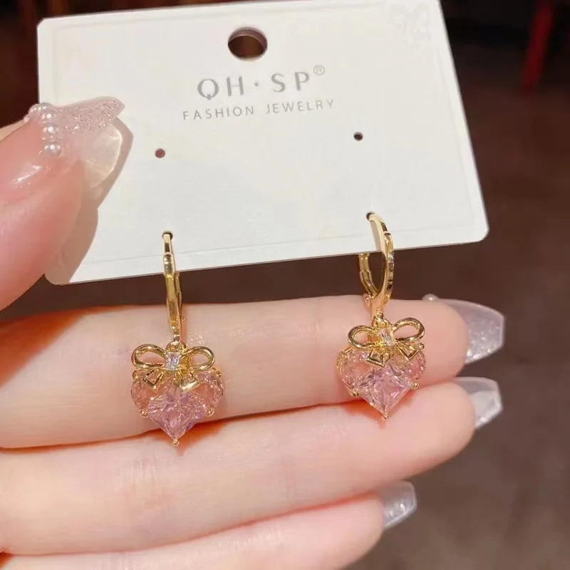 Brincos Femininos com Zircônia Rosa em Formato de Coração, Delicados e Elegantes