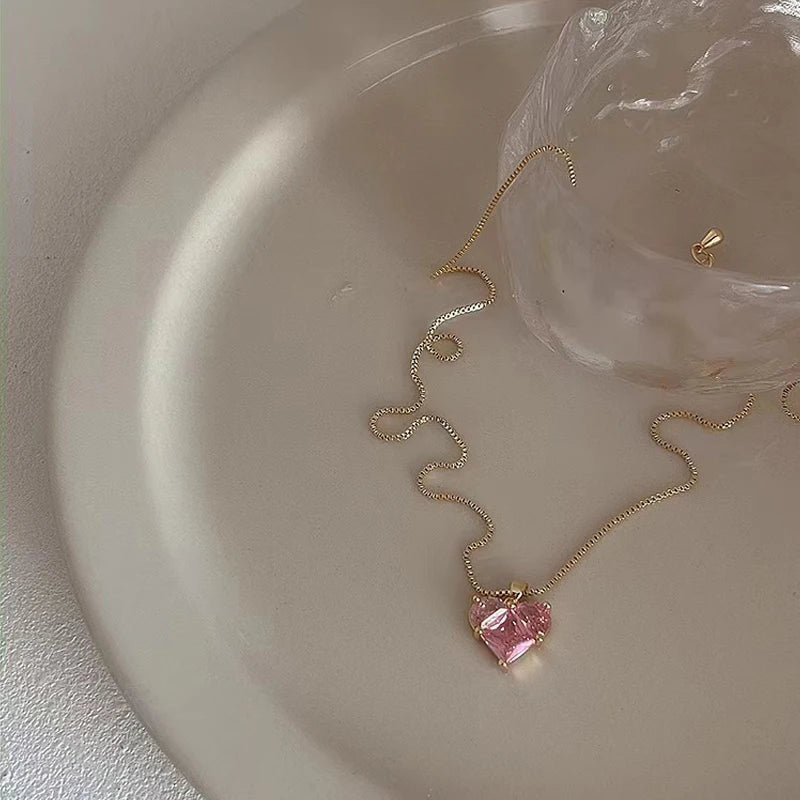 Brincos Femininos com Zircônia Rosa em Formato de Coração, Delicados e Elegantes