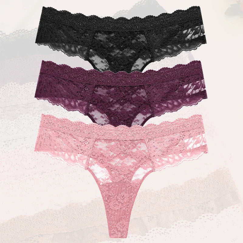 Kit com 3 Calcinhas Fio Dental Femininas em Renda Floral, Macias, Confortáveis e de Cintura Baixa