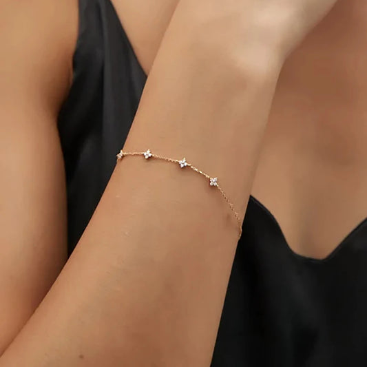 Colar Feminino Banhado a Ouro 18K com Trevo de Quatro Folhas e Zircônias
